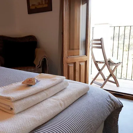 Flores Amarillas Bed & Breakfast *