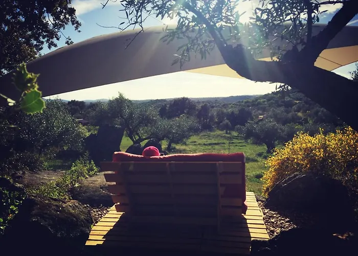 Flores Amarillas Bed & Breakfast *