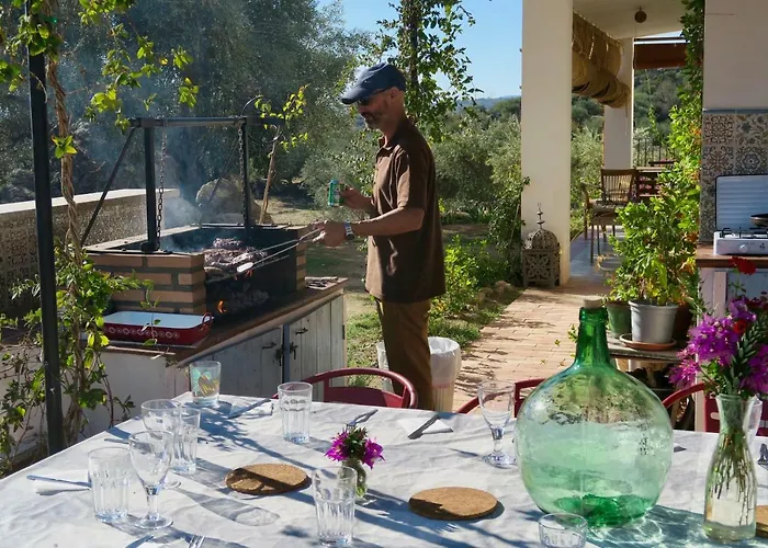 Flores Amarillas Bed & Breakfast *